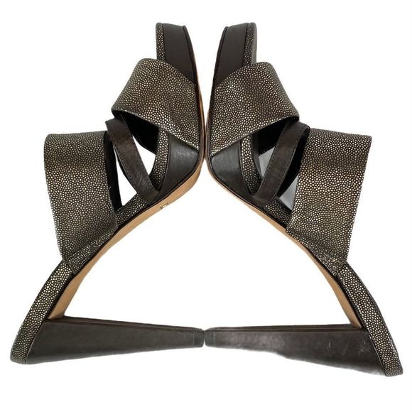 COLE HAAN / NIKE AIR Gold Leather Slide Sandals -7 - Picture 8 of 15